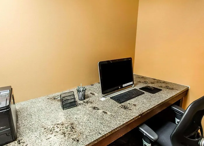 Quality Inn And Conference Center Greeley Downtown