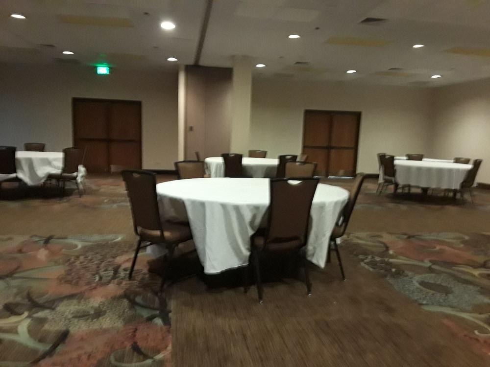 Quality And Conference Center Downtown Estalagem Greeley